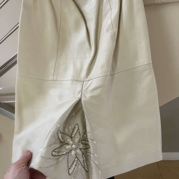 Vintage Elegant Cream Leather Skirt - Picture 1 of 5